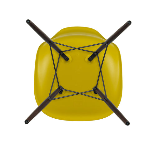 Cadeira Eames em Plástico DSW / Base dark maple